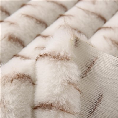 Mikrovlákno vs žinylka: Průvodce nejodolnější látkou na pohovku